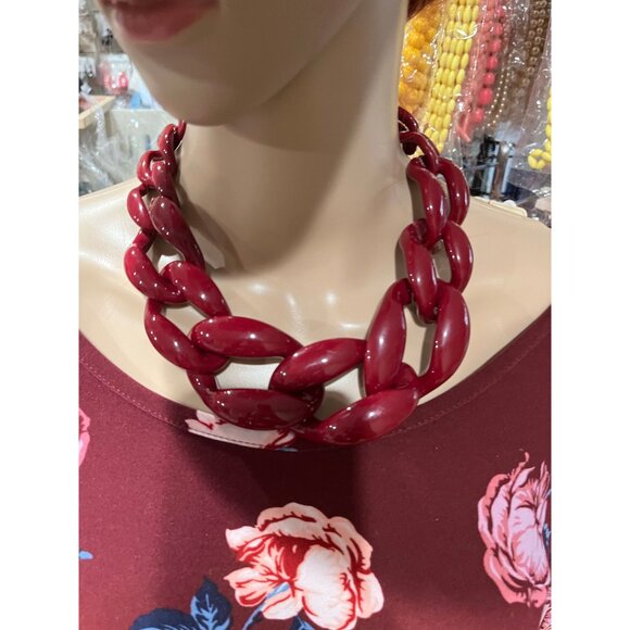 Acrylic chain link necklace burgundy garnet maroon chain necklace statement - Picture 5 of 9